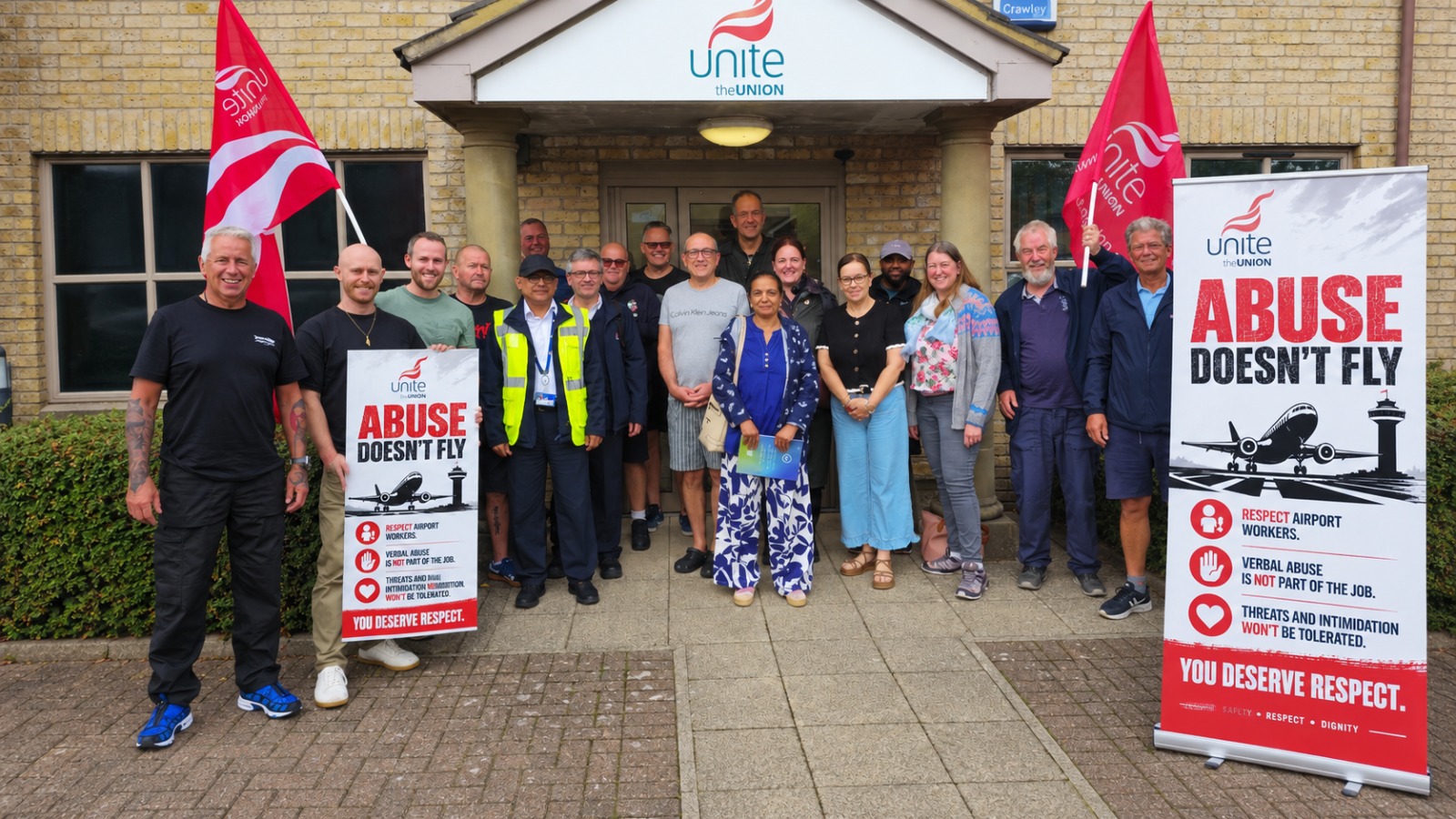 Safe Landing presents ‘Cleaner Kerosene’ and ‘Zero Emissions Flight’ to Unite’s Gatwick Liaison Committee Safe Landing presents 'Cleaner Kerosene' and 'Zero Emissions Flight' to Unite's Gatwick Liaison Committee